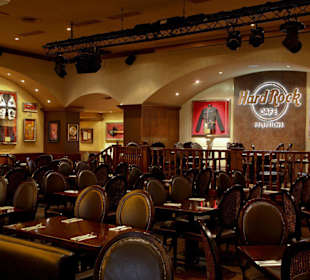 Restaurant mit Blick auf die Bühne