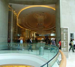 Übergang zu The Village