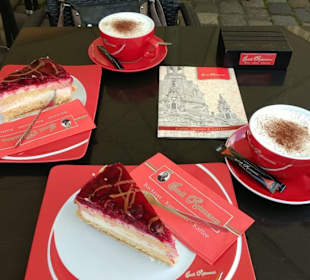Himbeer-Joghurt-Sahne mit Cappuccino