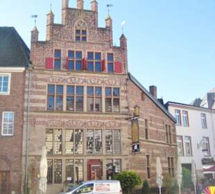 Am Marktplatz - das Gotische Haus