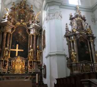 Die prächtig ausgestattete Abteikirche St. Peter