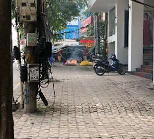 Schwein auf der Straße gegrillt 