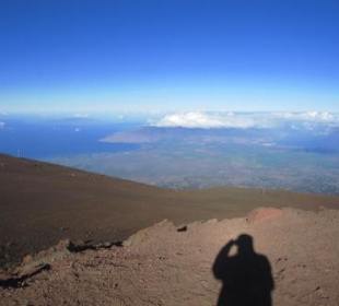 Blick gegen Westen; man sieht Lanai und Molokai