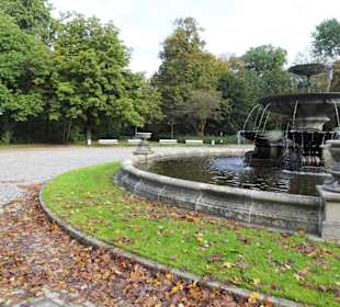 Ansichten des Marcus-Brunnen im Bürgerpark