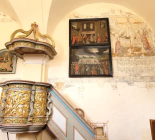 Kanzel und Wandmalerei