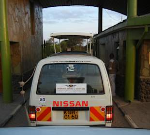 6 Uhr, Einfahrt in den Park