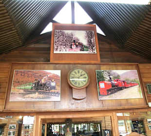 Im Bahnhof der kleinen Bahn