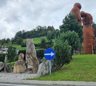 Sich alles genau Ansehen