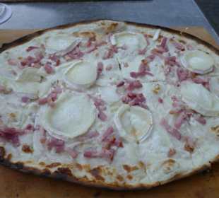Flammkuchen mit Ziegenkäse