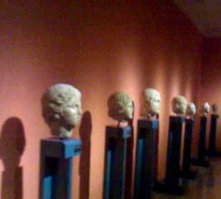 Головы героев из Перге