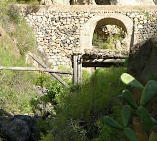 Alte Wasserleitung im Barranco del Infierno
