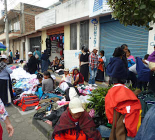 Samstag ist die ganze Stadt ein großer Markt