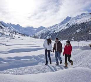 Wandern im Schnee - Engadin