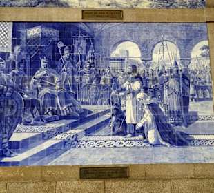 Die Pracht der Azulejos im Bahnhof São Bento