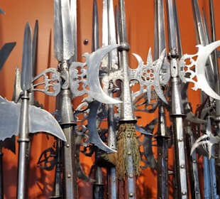 Impressionen aus der Rüstkammer des Landesmuseums