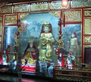 Gottheiten die in diesem Tempel verehrt werden.