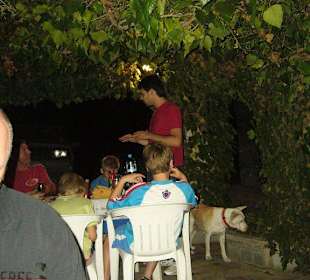 Taverna Nikos im Garten