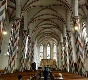 Blick in das Hauptschiff der St.-Jacobi-Kirche