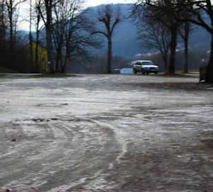 Sehr großer Parkplatz