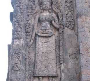 Steinerne Schöne (Apsara, Tempeltänzerin)
