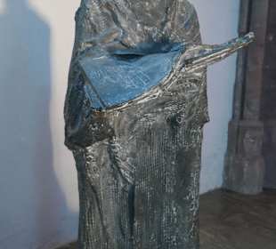 Statue des Heiligen Willigis in St. Stephan