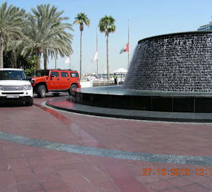 Zufahrt direkt vor dem Hotel