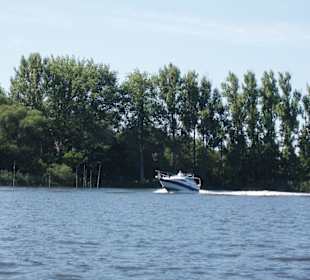 unterwegs auf der Havel mit dem Motorboot