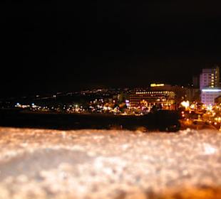 Blick über Puerto de la Cruz bei Nacht
