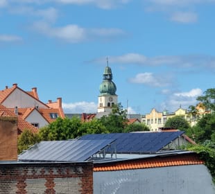 Blick zur Altstadt mit katholischer Kirche