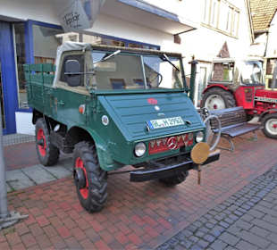 Historische Traktoren auf dem Gänsemarkt