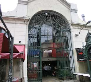 Eingang zur Markthalle am Hafen