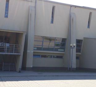 Wejście boczne do hali