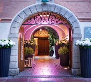 Historisches Eingangstor / historicaentrance door 