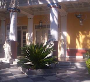 Innenhof des Achilleion