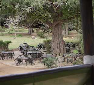 Ausblick Aussichtsturm auf die Sitzecke draussen