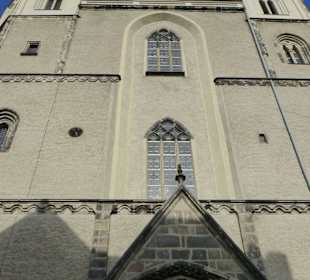 Die 84 m hohen Türme der Peterskirche