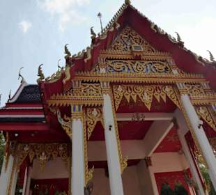 Sehr schöne Verzierungen am Wat