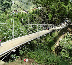 Wacklige Hängebrücke