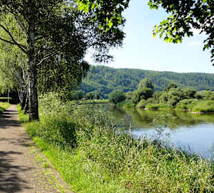Die Weserpromenade in Gieselwerder