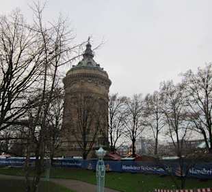 Weihnachtsmarkt am Wasserturm