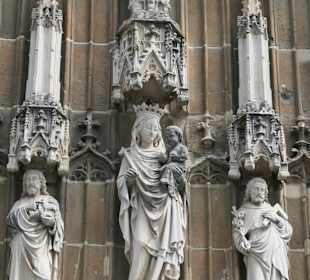 Zugang zur Domschatzkammer von Aachen