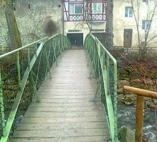 Eine der vielen idyllischen Brücken über die 