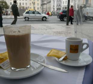 Galao und Kaffee im Cafe Nicola