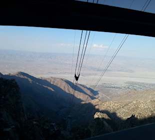 Von der Gondel auf Palm Springs