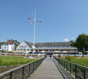 Fähranleger, hier kann man gut Schiffe beobachten