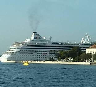 Die Aida im Hafen von Zadar