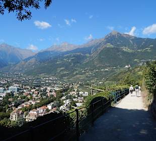 Der Weg auf der Sonnenseite von Meran