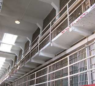 Zellenblock mit je 3 Etagen