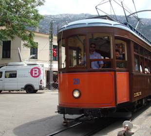 Achtung die Straßenbahn kommt