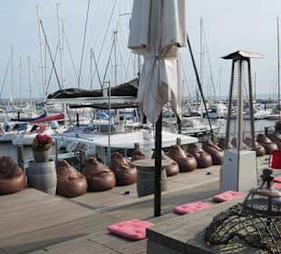 Die Sitzsäcke am Jachthafen.